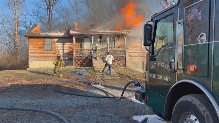 Scottsville fire displaces family of five