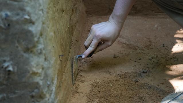 Archaeologists In Louisiana Save Artifacts 12,000 Years Old From ...